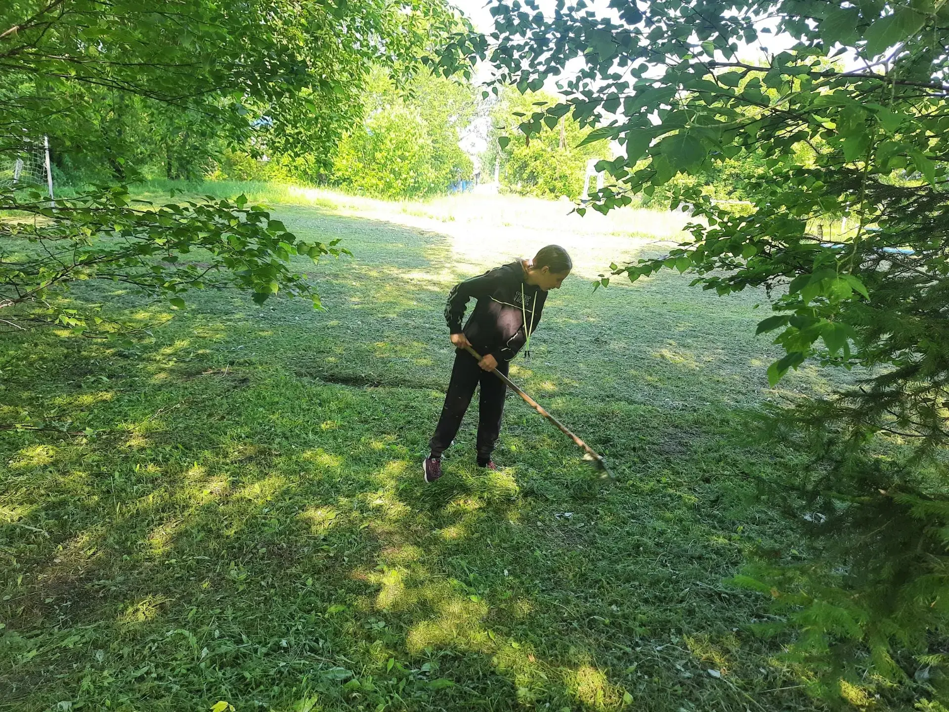 🌱  Трудовой триместр  в разгаре: делаем нашу школу краше!

Лето — время не только для отдыха, но и 