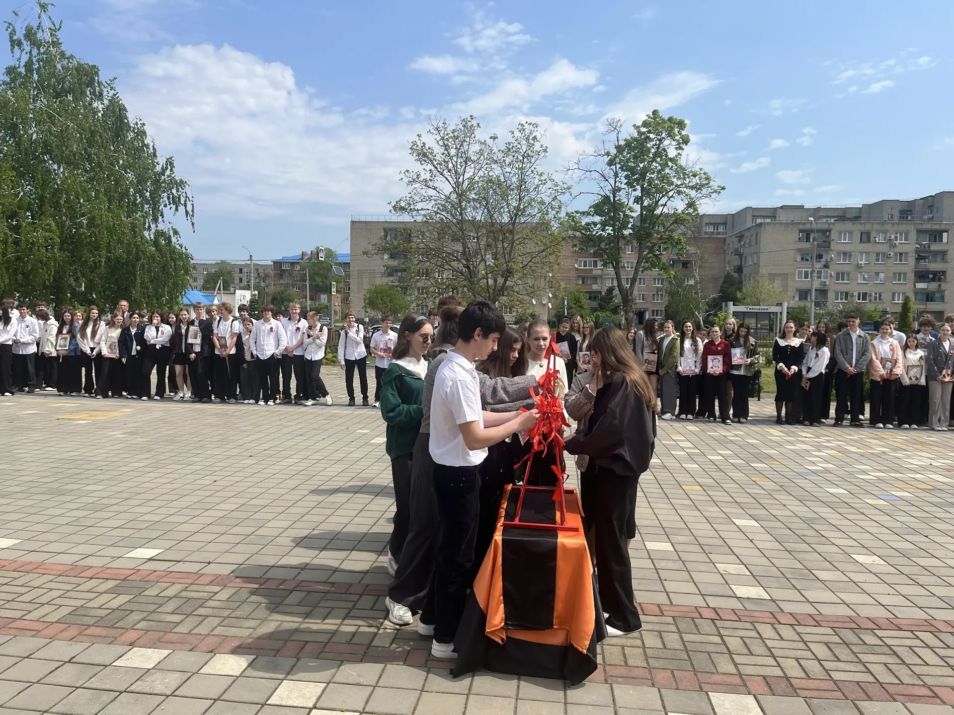 🇷🇺 Сегодня в гимназии прошла торжественная линейка, посвященная Дню Победы в Великой Отечественной в