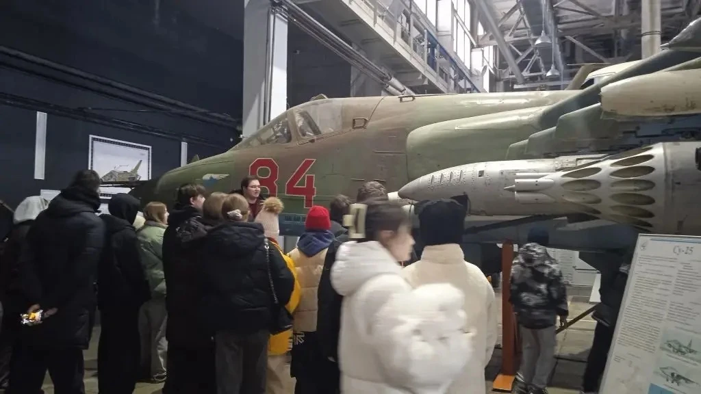 Экскурсия учащихся 7 «А» и 7 «В» классов в Московский авиационный институт (МАИ) Ученики 7 «А» и 7 «