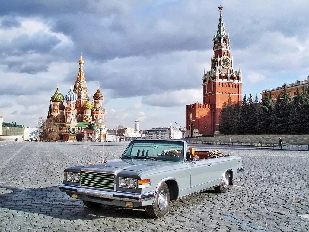 45 лет назад был создан последний парадный кабриолет Завода имени И.А. Лихачёва и Совет...