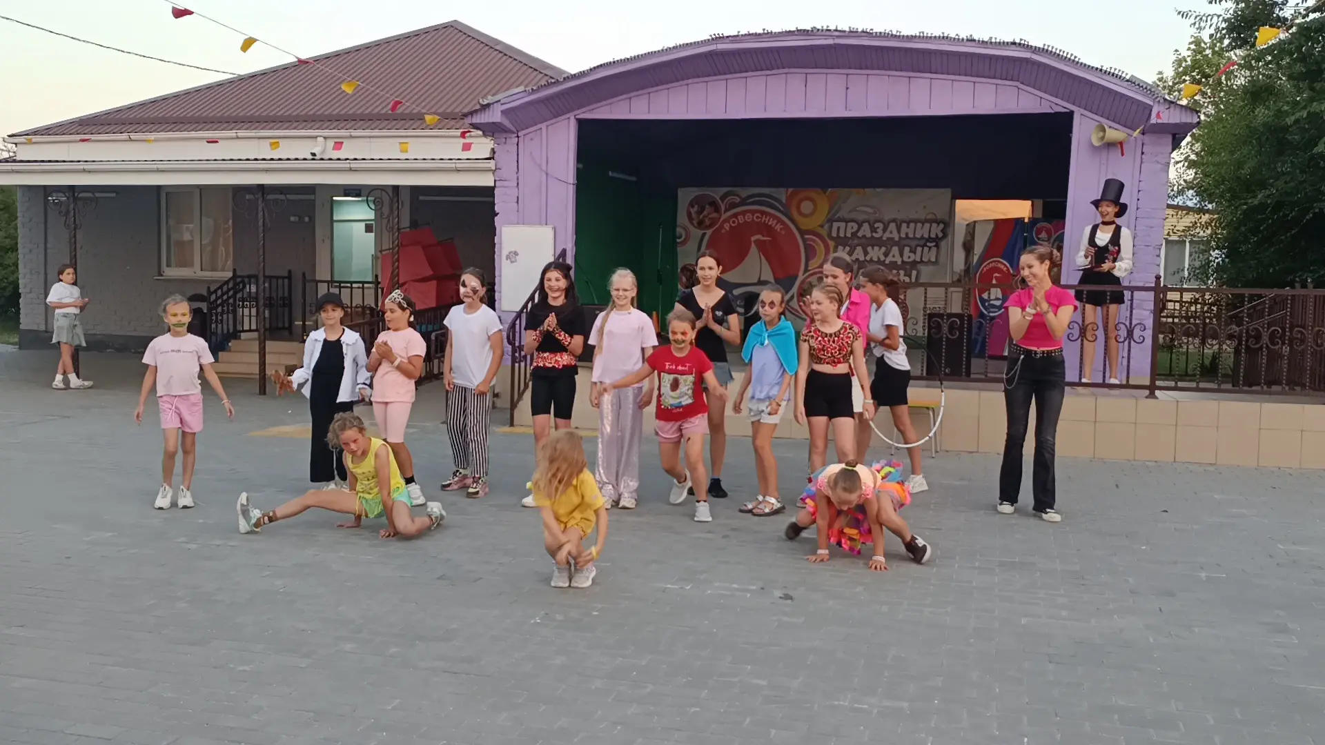 🎪 ЦИРК ПРИЕХАЛ! ИЛИ МЫ САМИ СТАЛИ ЦИРКОМ? 🤡

Очередной день в «Ровеснике» начался привычно: бодрая