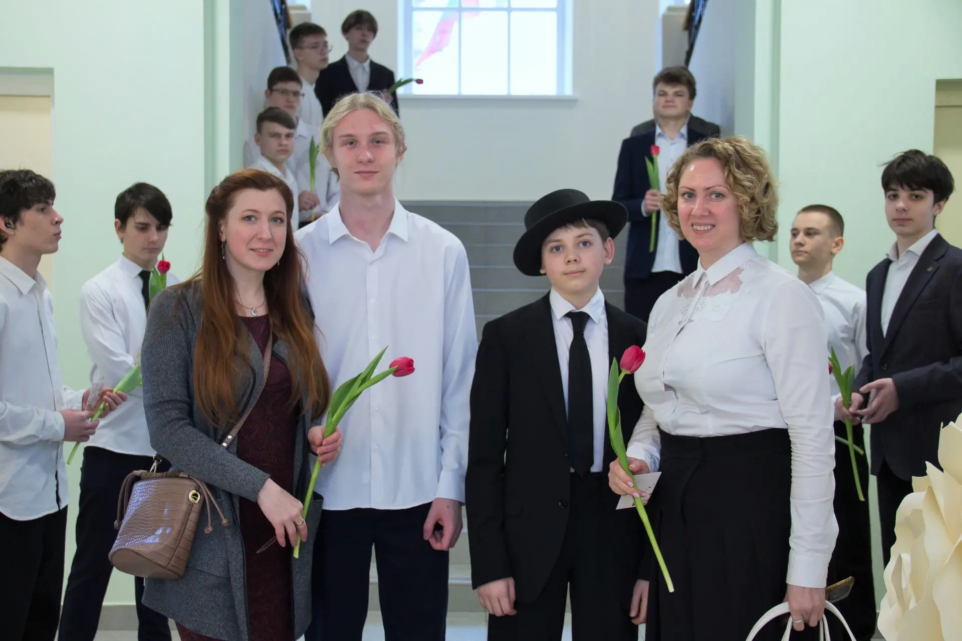 5 марта состоялся праздничный вечер, посвящённый предстоящему Международному женскому дню ✨  Парни-у