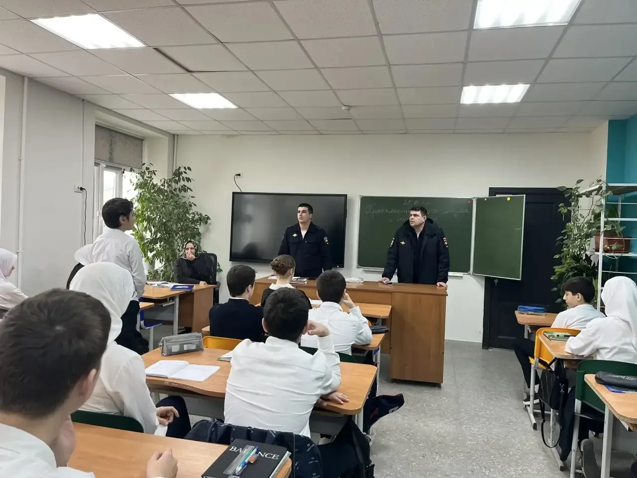 В рамках программы профилактики правонарушений среди подрастающего поколения в нашей гимназии провел