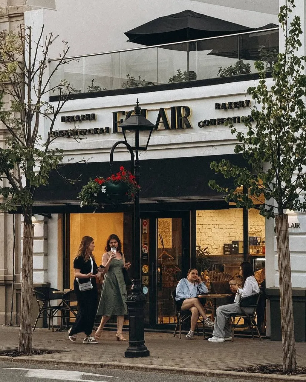 Сеть кафе Eclair выставили на продажу за 22 миллиона рублей. В лот входят четыре точки, соцсети прое