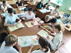 🗺️ Погрузись в удивительный мир родного края!
Наш кружок краеведения – это не просто занятия, это н