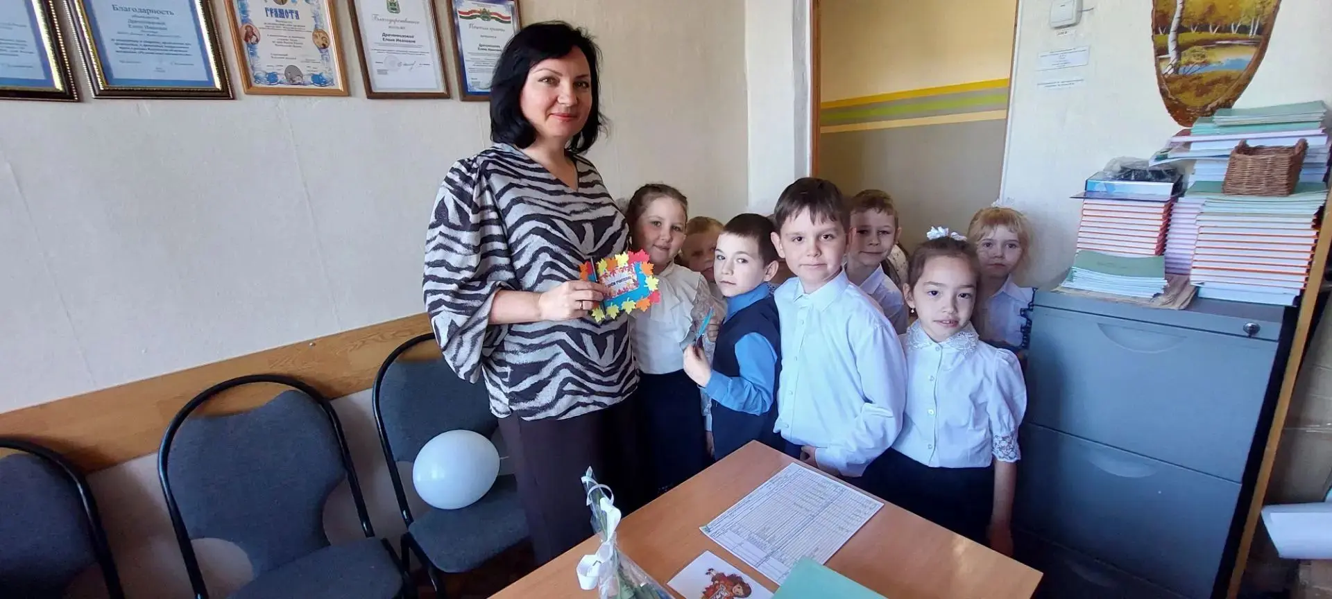 В нашей школе прошел незабываемый концерт ко Дню учителя. Атмосфера в зале была по-наст...