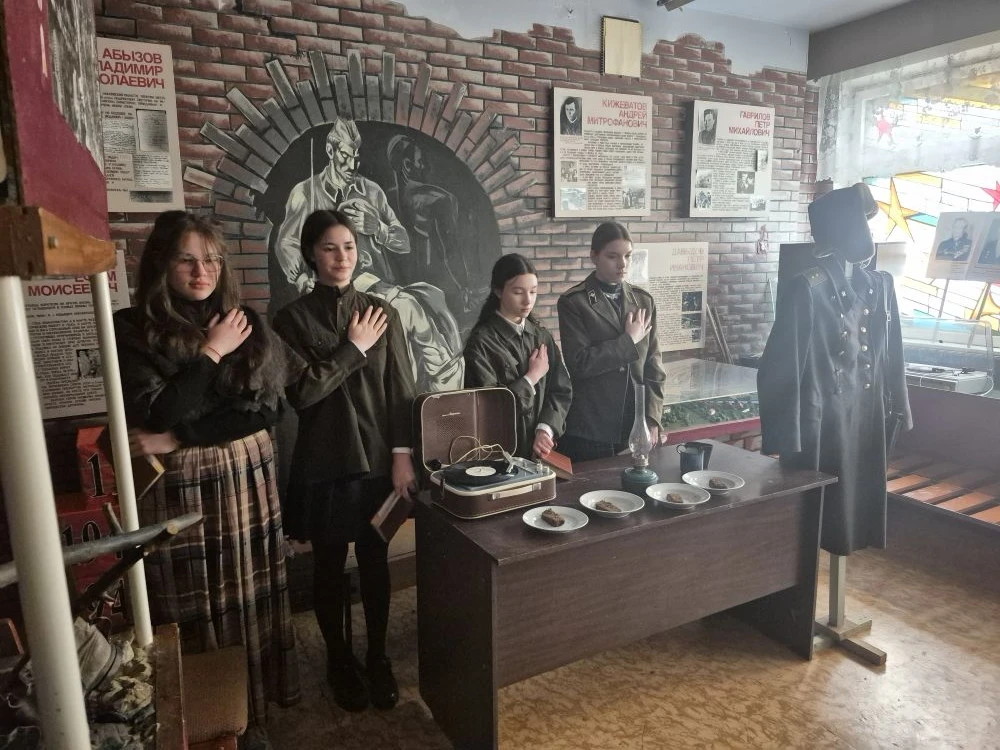 27 января - знаменательная дата, день снятия блокады Ленинграда, который навсегда останется в наших 