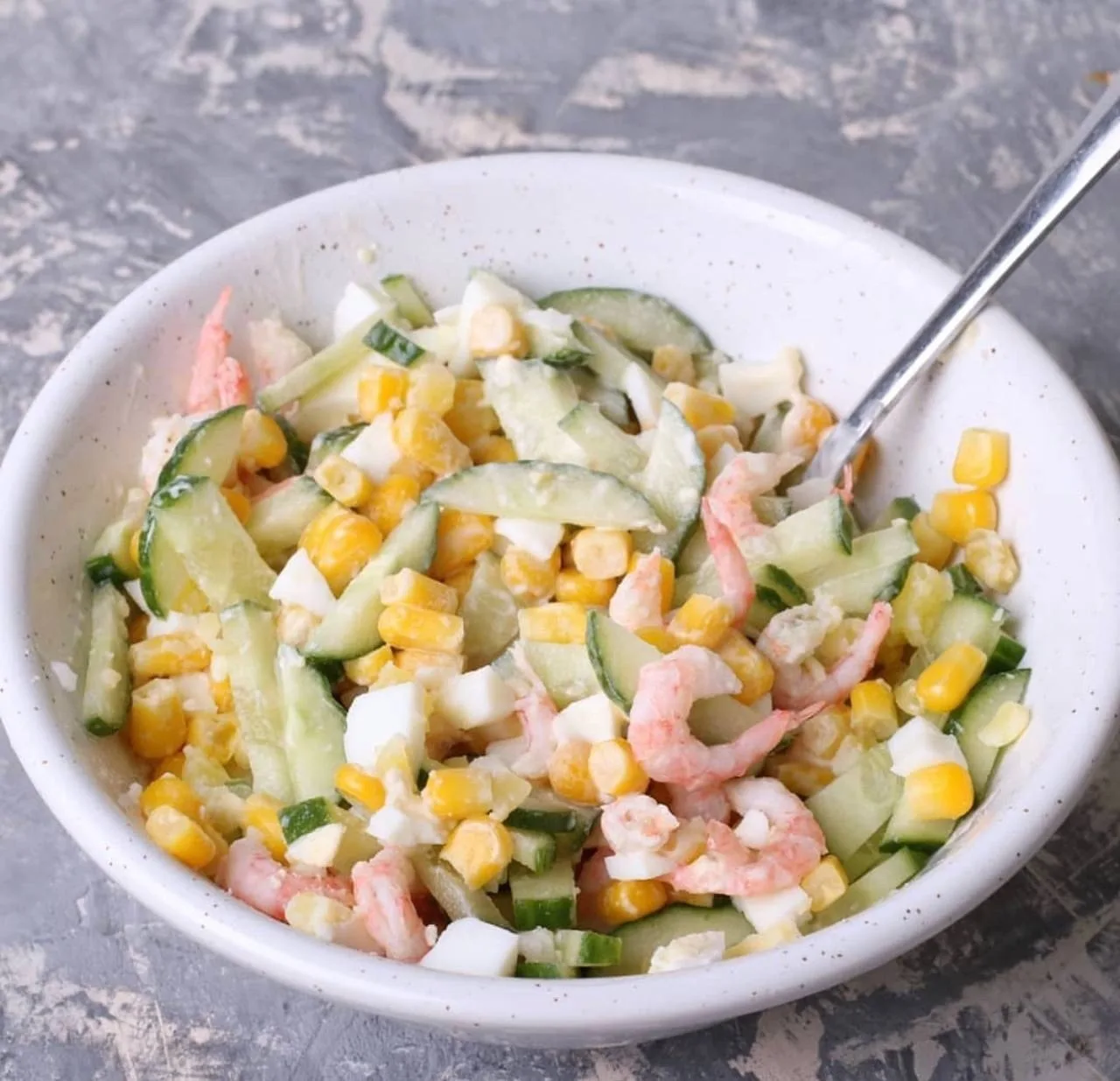 Топ-3 моих любимых салата 🥗   🌽 Кукурузный салат с сыром ⠀ Такое простое сочетание, но при этом наст