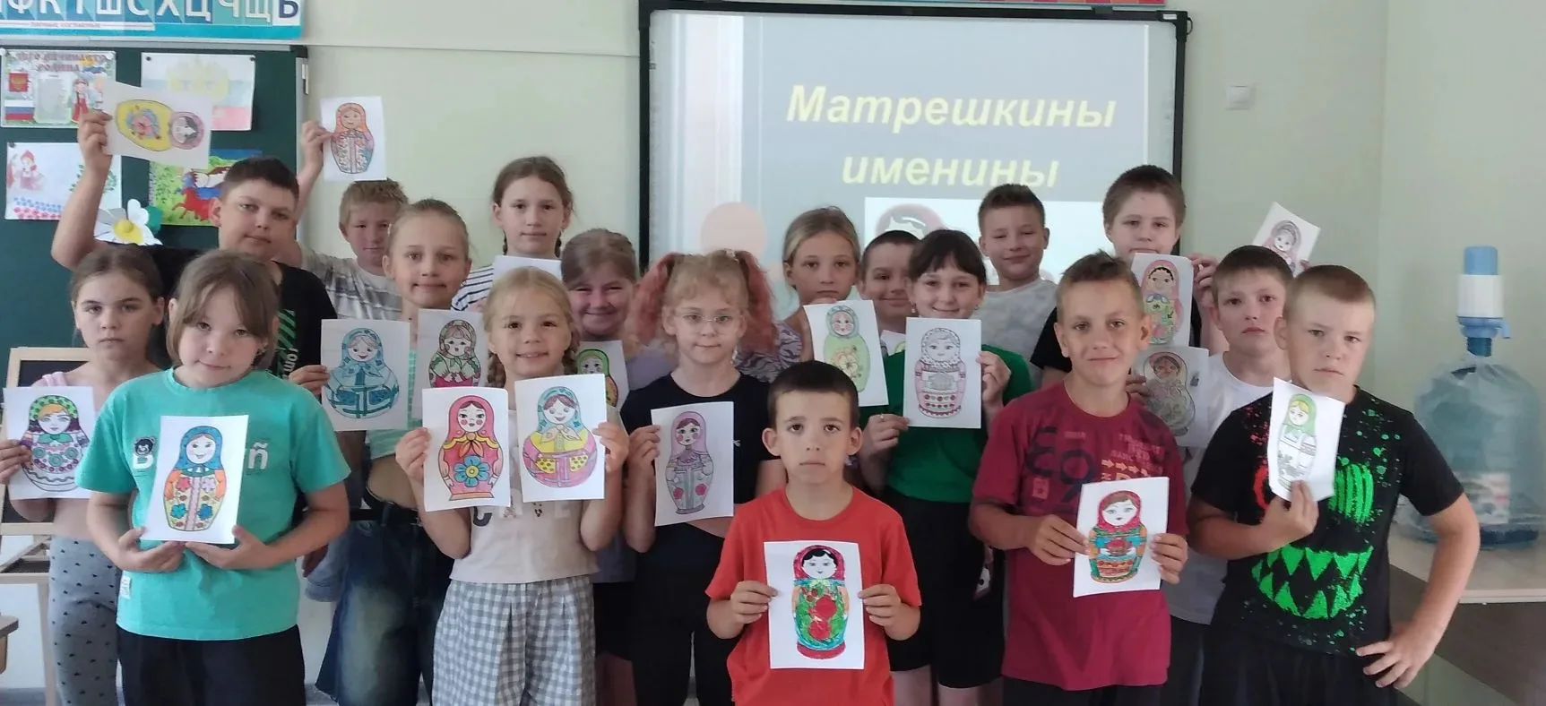 В МКОУ СОШ 3 отметили "Матрёшкины именины"
🇷🇺 Цель: познакомить детей с культурными традициями Рос