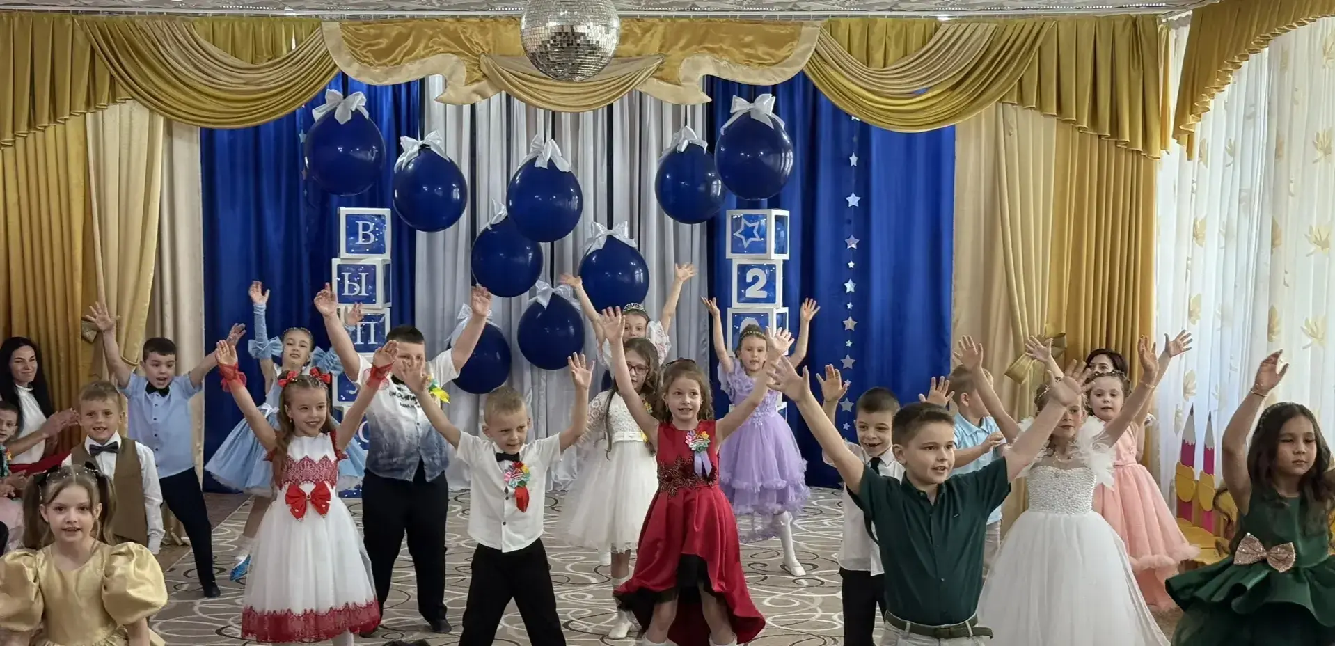 🤗Сегодня в ГБДОУ «ДЕТСКИЙ САД № 184 Г.О. МАКЕЕВКА» ДНР особенный день — первый в жизни выпускной у р