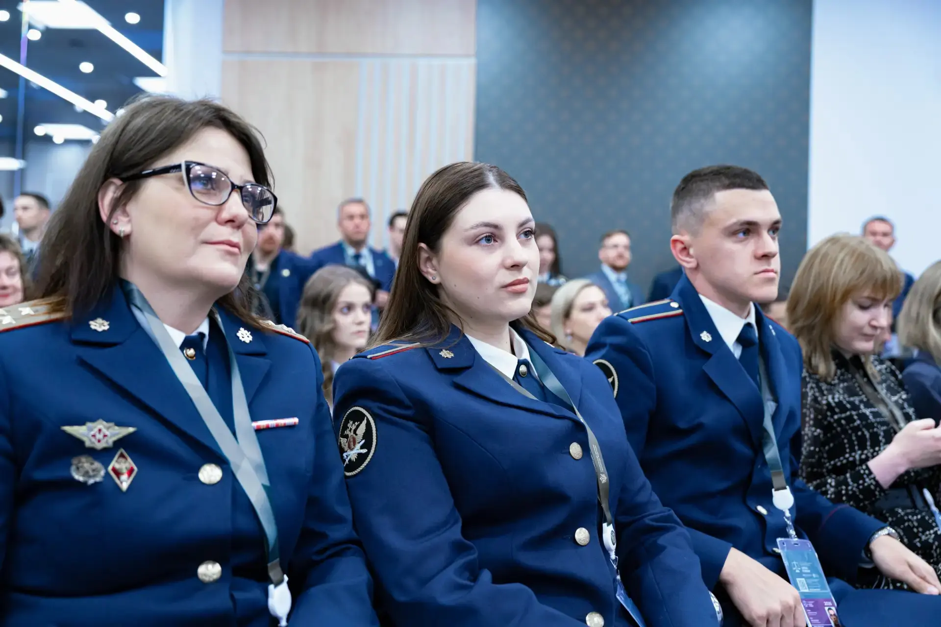 Сергей Кравцов представил новые учебники по обществознанию для 9-х и 10-х классов