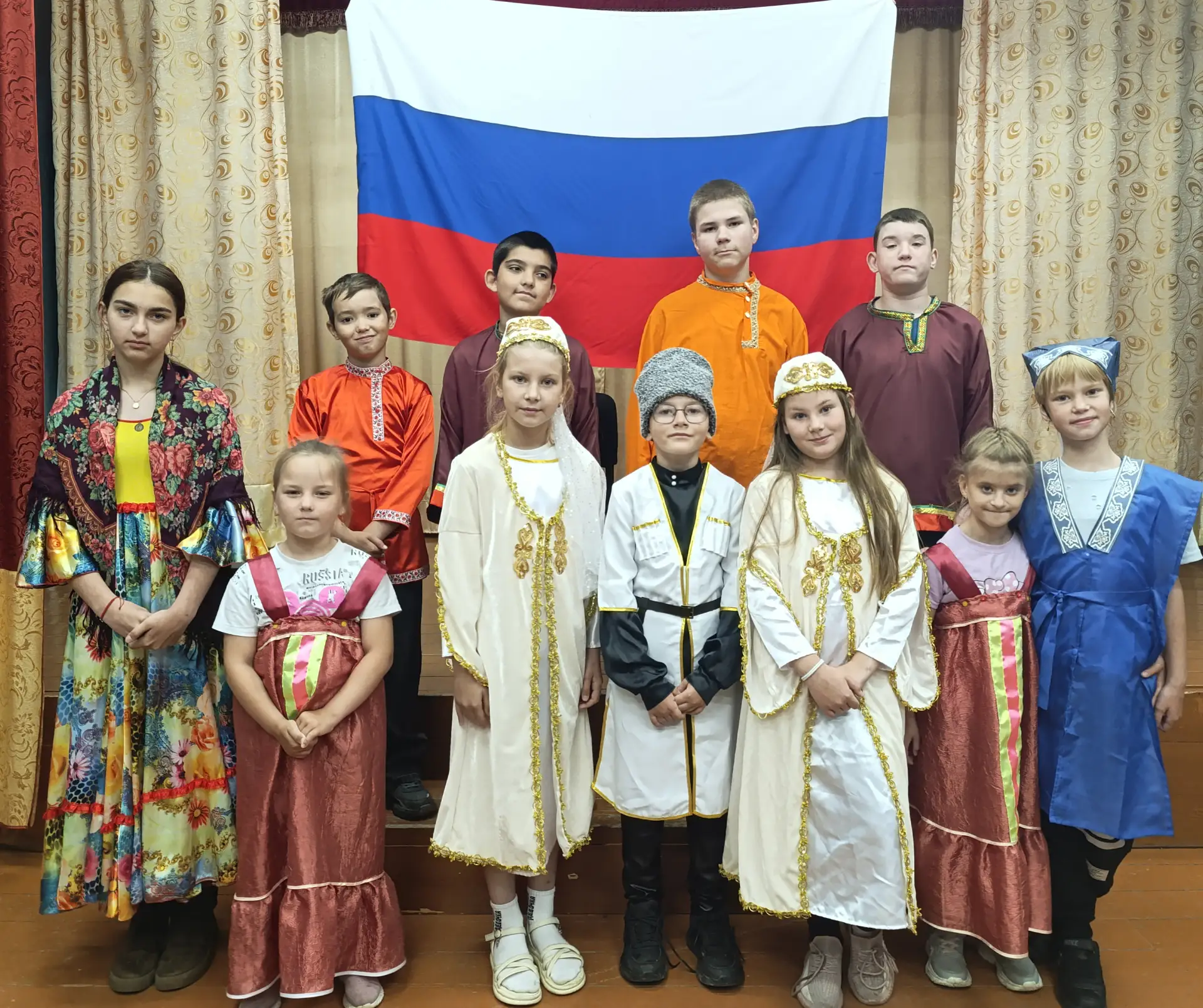 🇷🇺С Днём России, дорогие друзья!

Ребята из профильного формирования «Первые Орлята» от всей души 