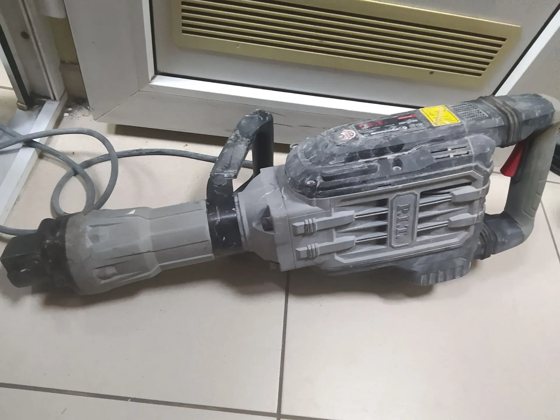 Отбойный молоток P.I.T. GSH65-C2