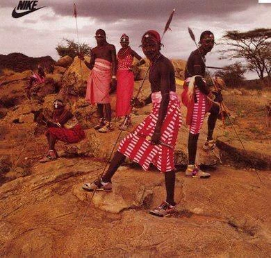 В 1989 году Nike сняла рекламу кроссовок с участием кенийцев из народа самбуру. В ролике показаны тр