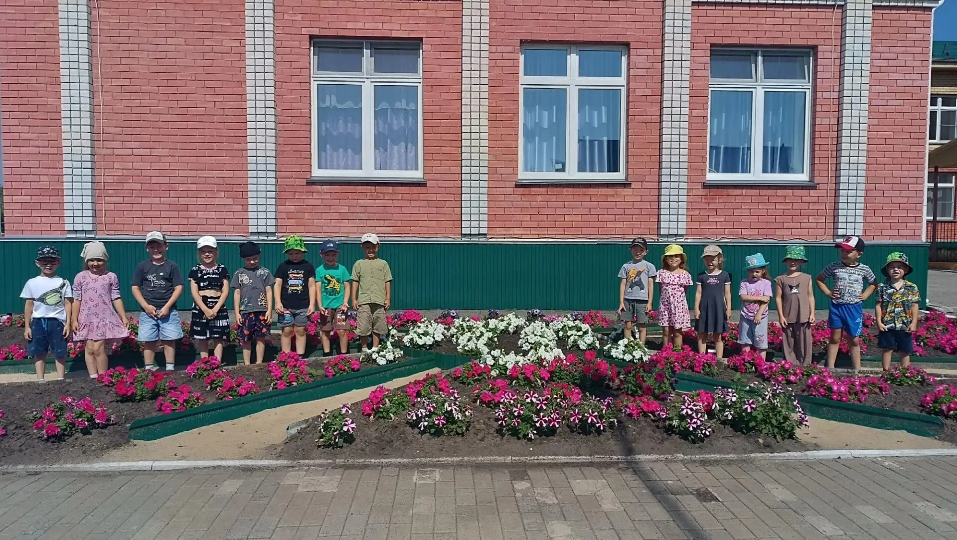 🌸Говорят, что дети — это цветы жизни. И глядя на наших ребят, с этим невозможно не согласиться! Пос