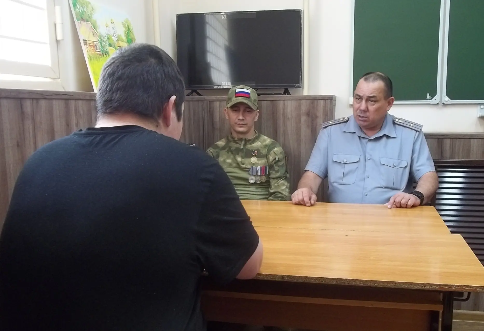 В ФКУ СИЗО-2 УФСИН Чувашии прошел «Урок Мужества» с участием ветерана боевых действий

В ФКУ СИЗО-2 