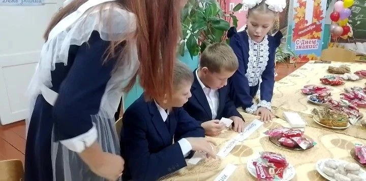 День знаний в духе единства! 📚✨Первое сентября в нашей школе прошло ярко, дружно и оче...