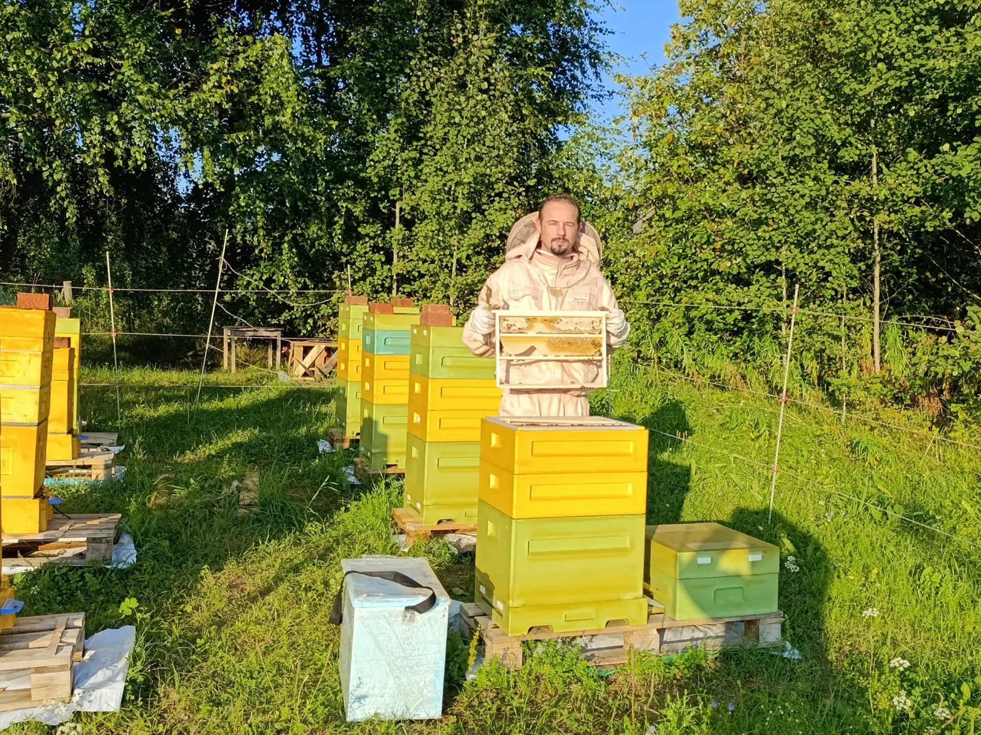 Иногда новый бизнес начинается не с готового плана, а с желания начать жизнь заново. История Антона 