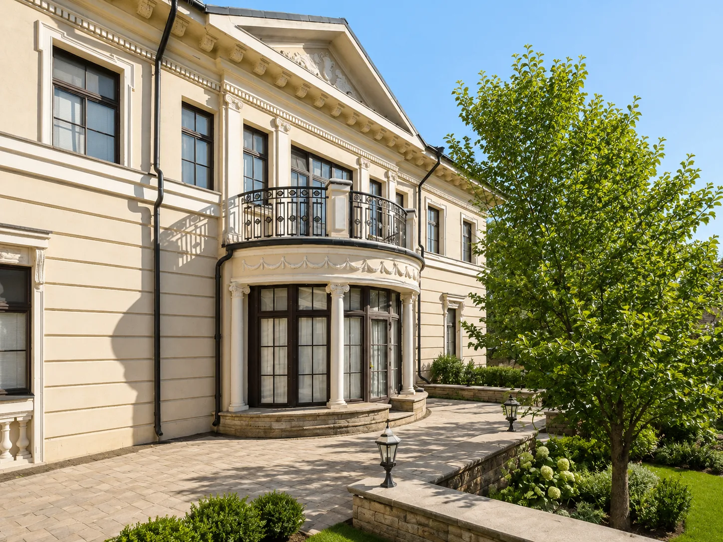 🏛 Классический особняк в Павловске