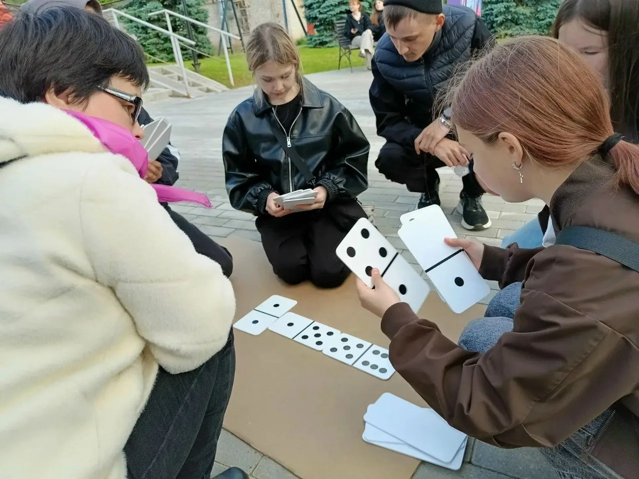 День молодёжи с библиотекой
В этот день библиотекари подготовили для ребят несколько увлекательных п