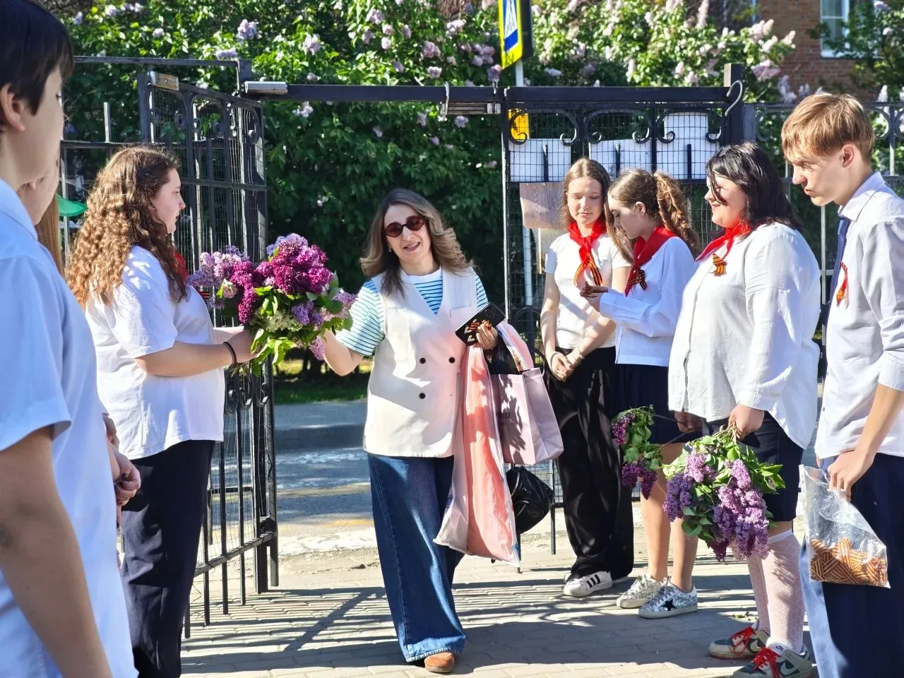 💫Праздничный концерт "Мы помним"🕊  📋В преддверии 9 Мая в нашей в гимназии № 14 состоялся праздничный