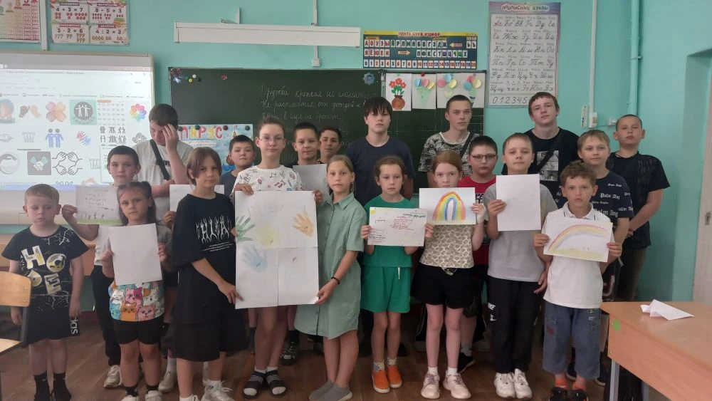 ▶️День дружбы в лагере: праздник единства и творчества

👫Сегодня в нашем лагере прошел замечательны
