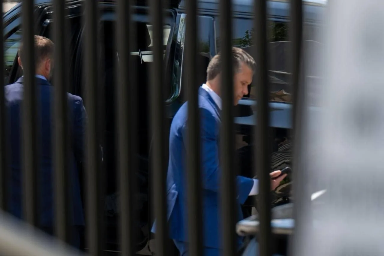⚡️Трамп, глава Пентагона, директор ЦРУ и генерал ВВС США провели экстренное совещание п...