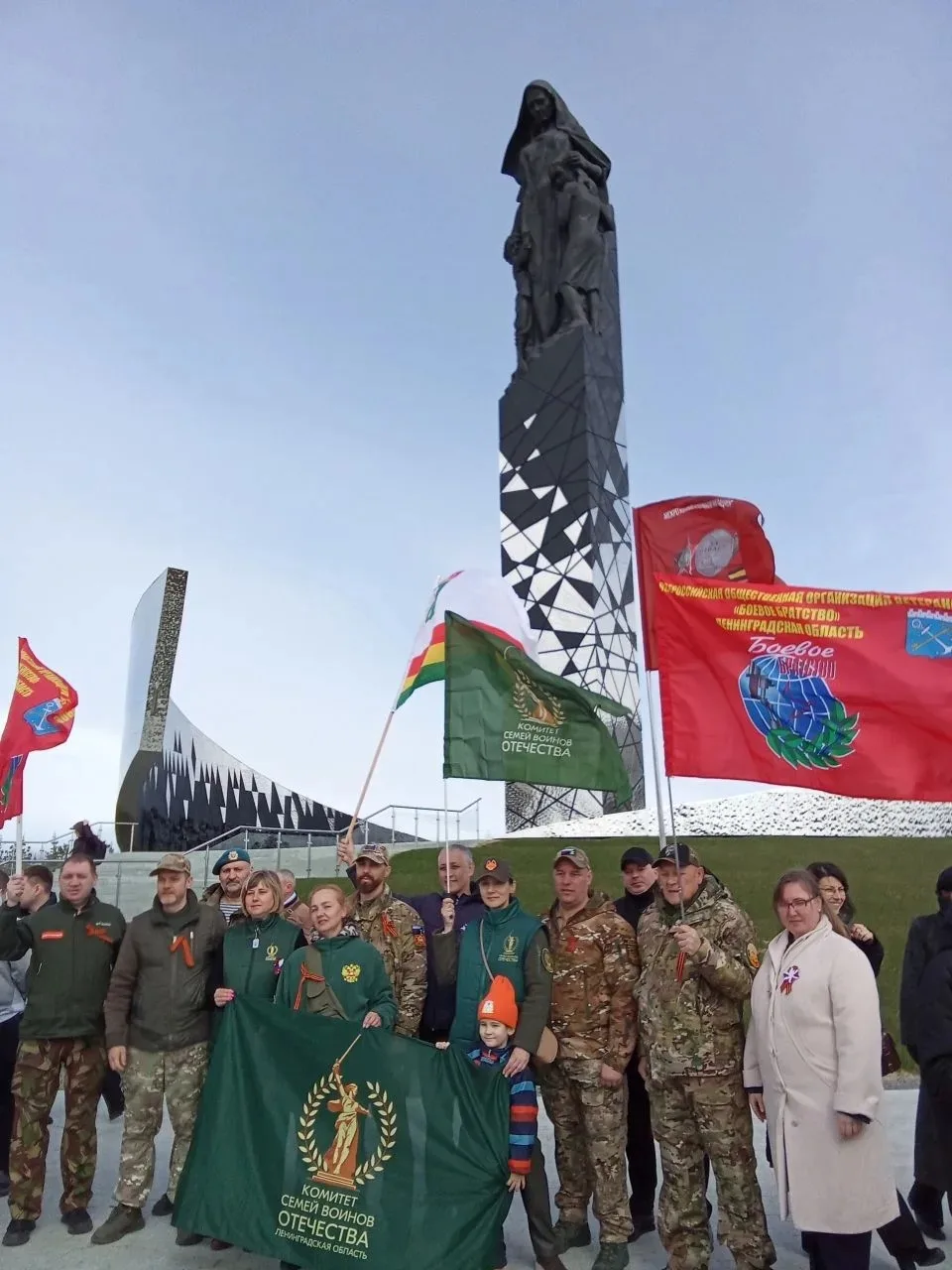 Давно мы не подводили итоги прошлых месяцев. 

Дайджест апрель: 
1 апреля - наша команда из Гатчины 