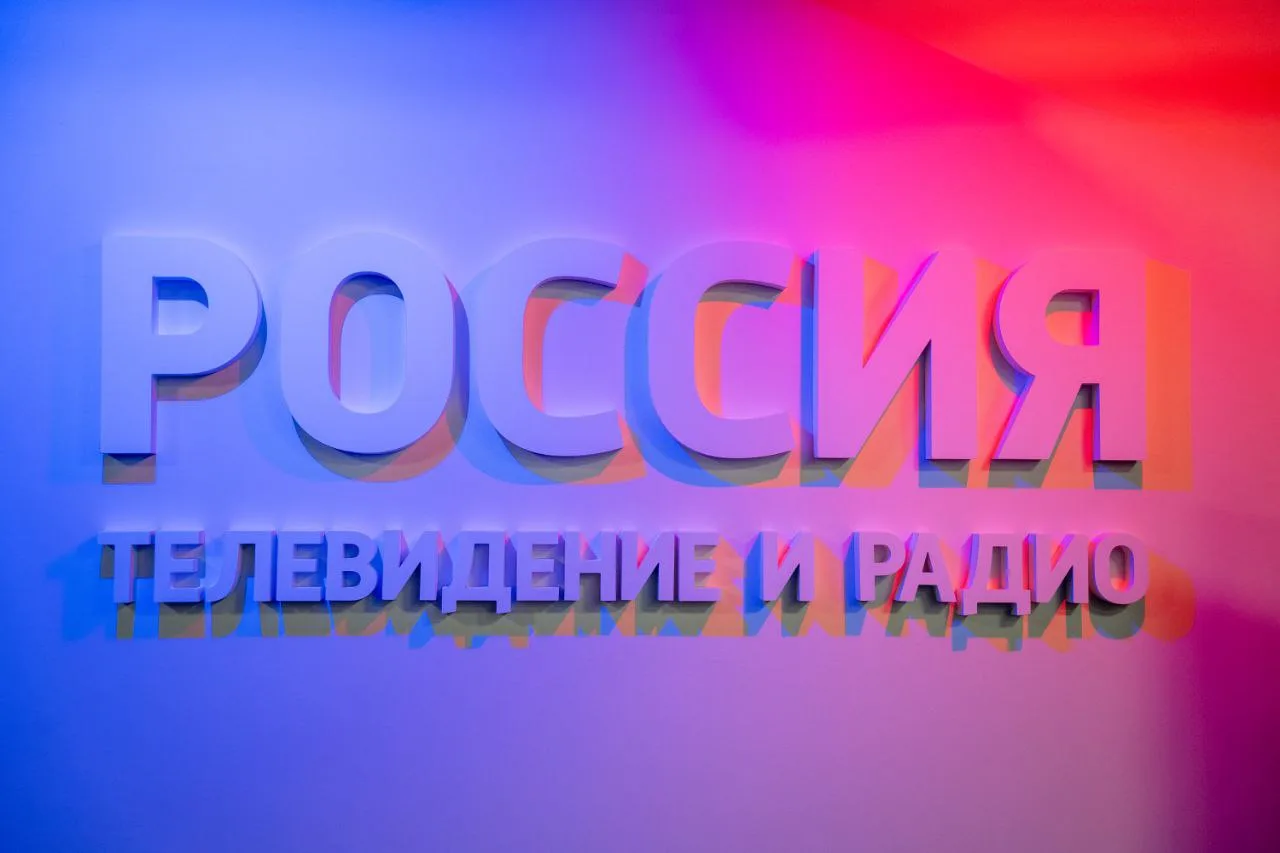 Накануне Дня космонавтики страна готовится отметить 65-летие первого полета человека в ...