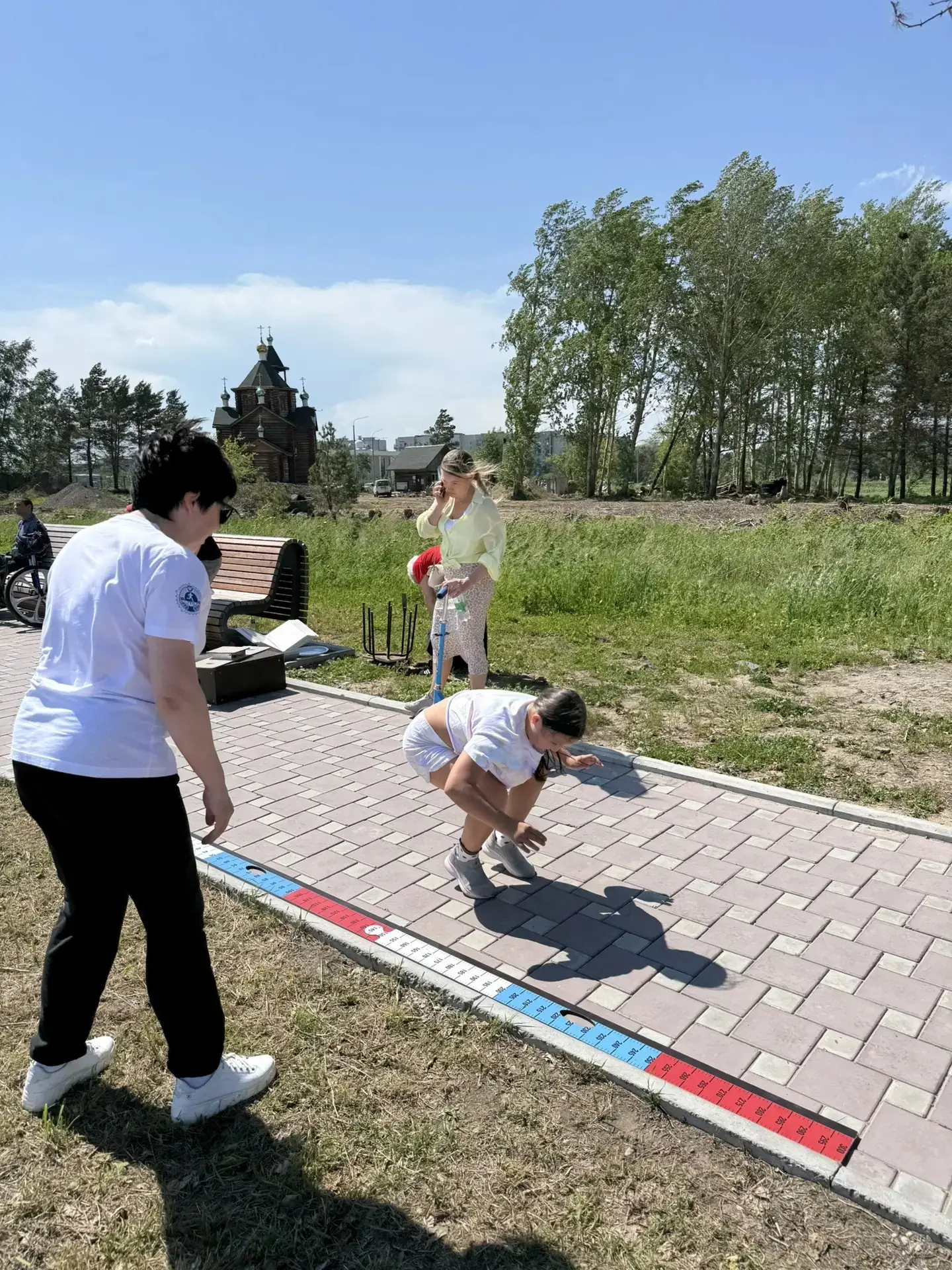 12 июня в честь Дня города на набережной р. Амур были организованы физкультурные локации.

Были пров
