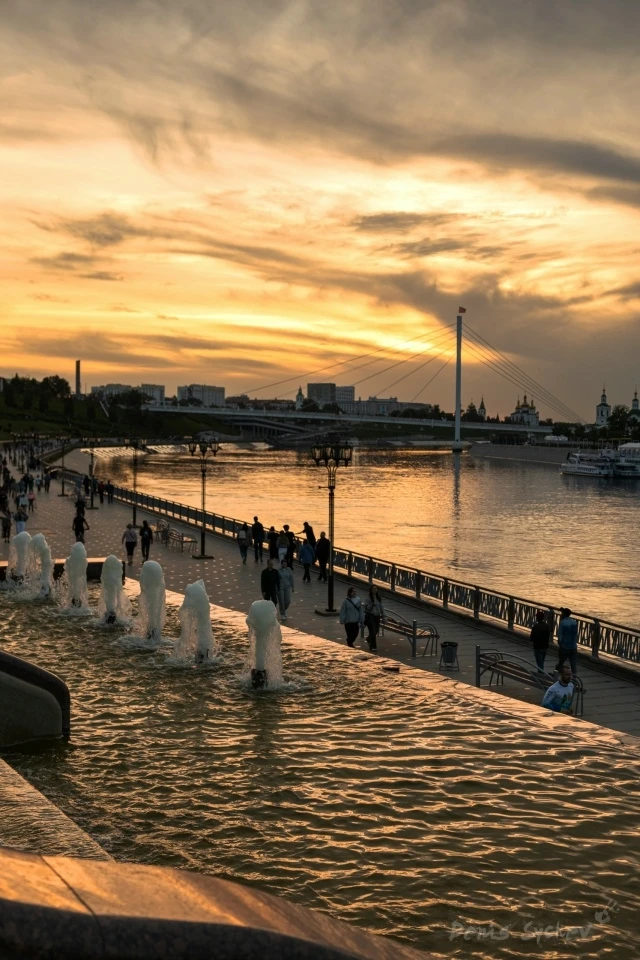 "Все в мире зависит от капельки тепла"  Э.М.Ремарк  Спокойной ночи, Тюмень🌙  Фото: Denis Sychev #Афи