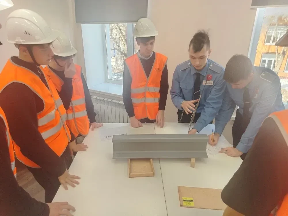 🚀 На этой неделе наши девятиклассники погрузились в мир профессий!  В рамках профориентационной рабо