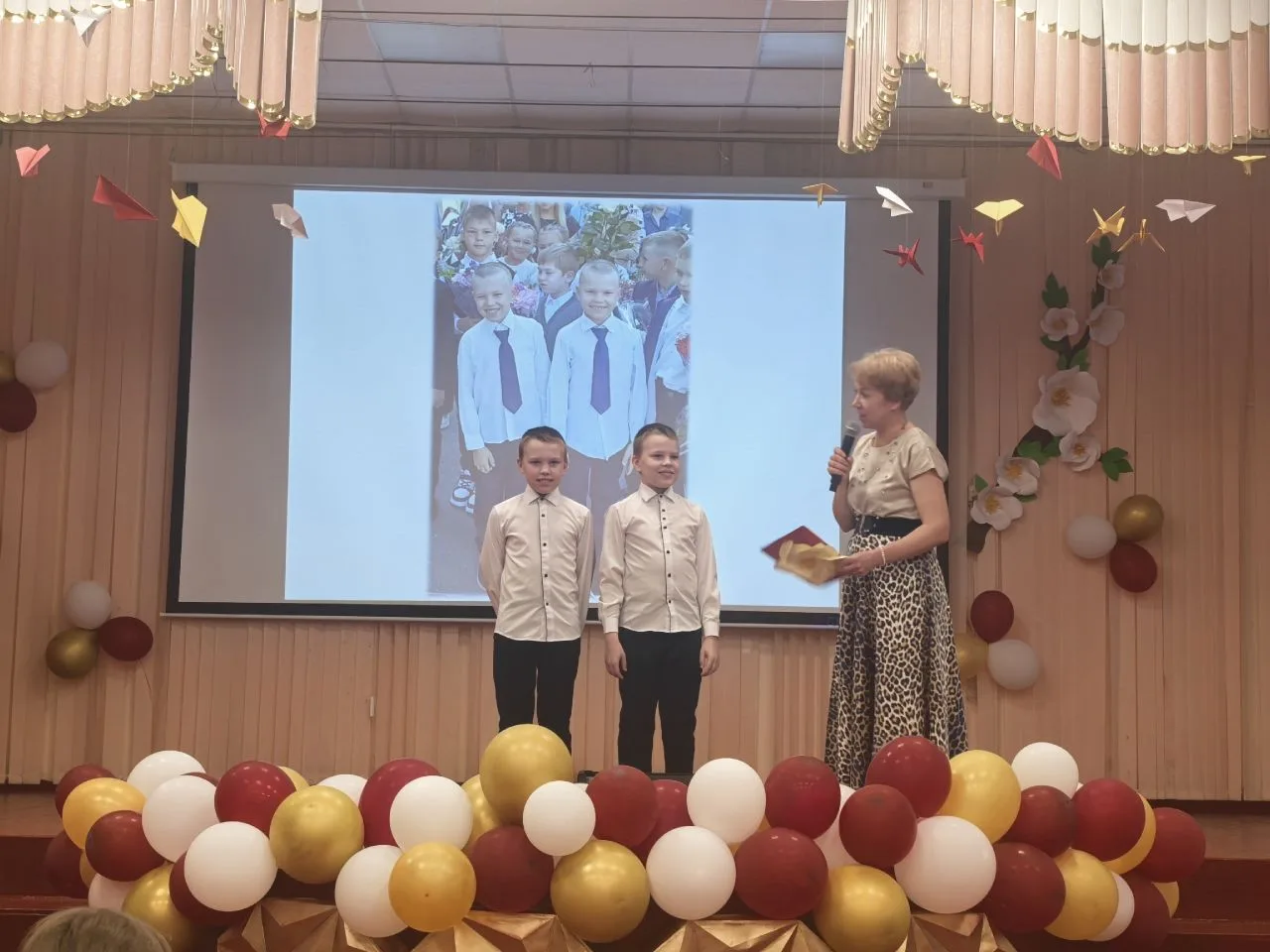 ПРОЩАЙ, НАЧАЛЬНАЯ ШКОЛА!   👫22 мая в ЦО №17 имени А.А. Герасимова состоялся долгожданный выпускной д