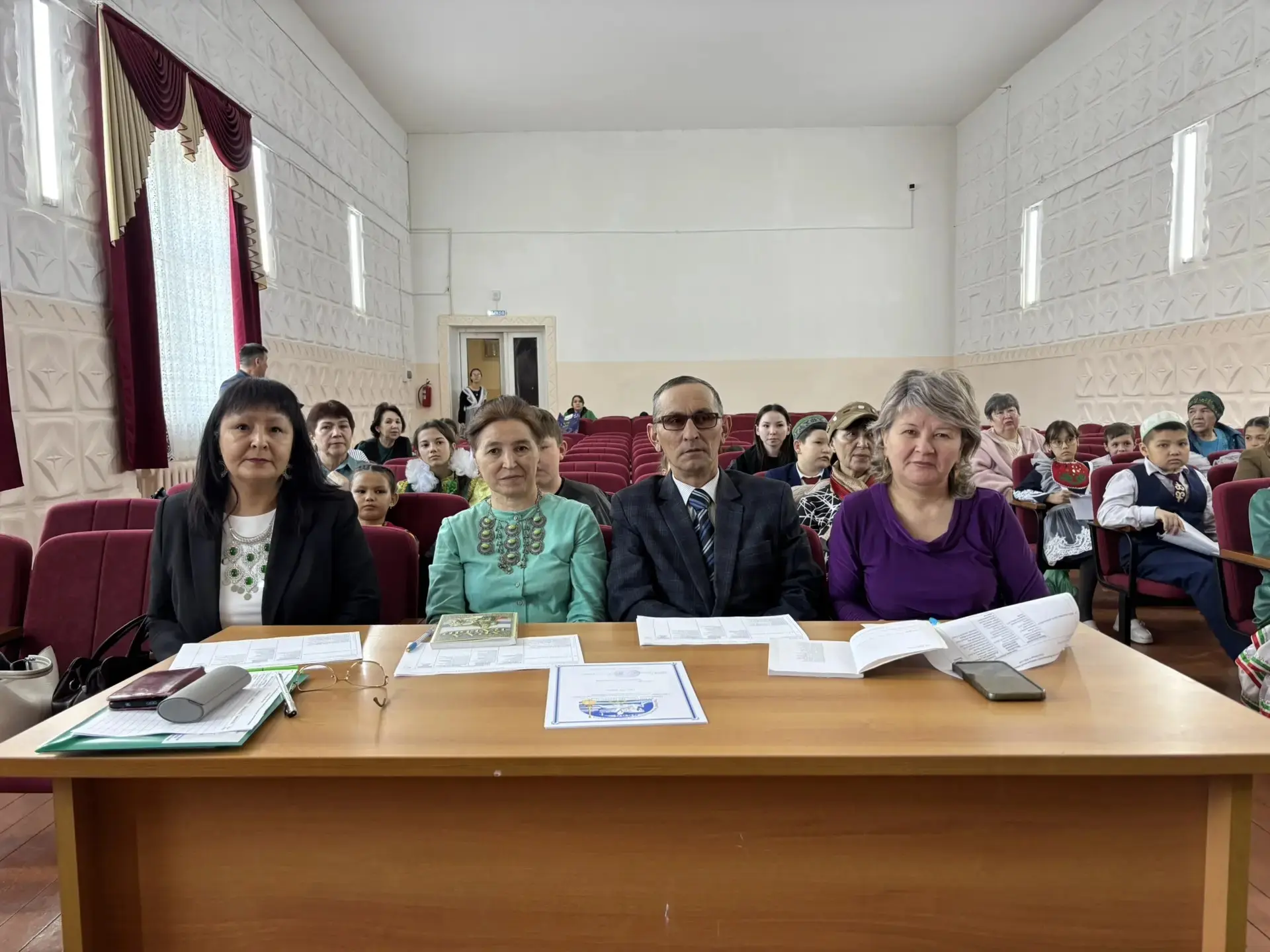 🎉 В нашей школе прошёл районный конкурс молодых исполнителей эпоса «Урал-Батыр»!