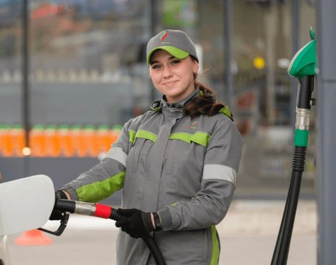 ❗️НЕ БОЛЬШЕ 20 ЛИТРОВ В ОДНИ РУКИ: НА ЗАПРАВКАХ «ТАТНЕФТЬ» В САЛАВАТЕ ВВЕЛИ ЛИМИТЫ НА БЕНЗИН

На авт