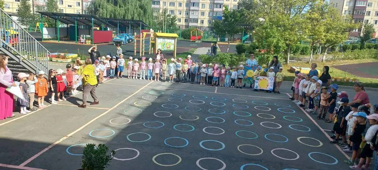 ☀️ До свидания, лето-красное! ☀️Сегодня в нашем детском саду прошёл тёплый и немного гр...