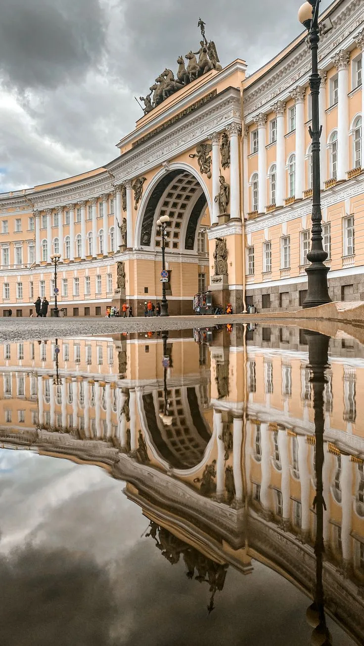 6 сентября блистательный Петербург вернул себе  свое настоящее имя. Было это 35 лет назад