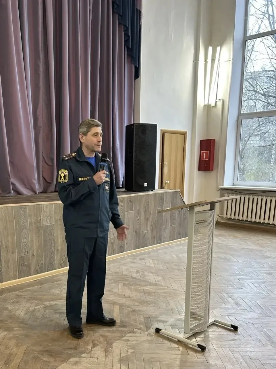В Подмосковном политехническом колледже состоялась профилактическая встреча студентов с ветераном МЧ