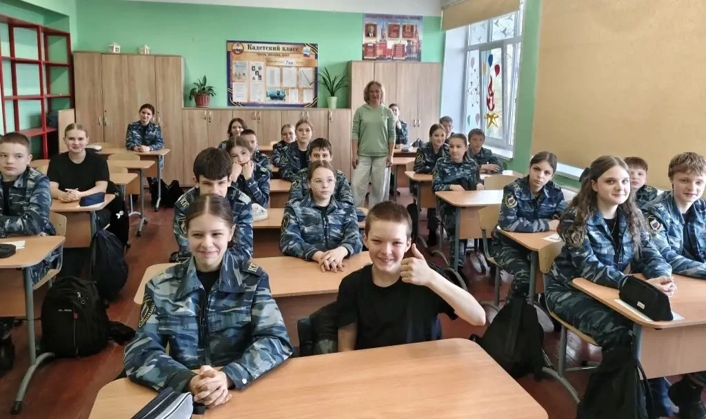 ПРОФОРИЕНТАЦИОННАЯ АКЦИЯ  "ВЫБОР ПРОФЕССИИ"👨‍🍳👩‍🌾👩‍🔧👨‍🔬👩‍🏭  Акция "Выбор профессии" продолжает работ