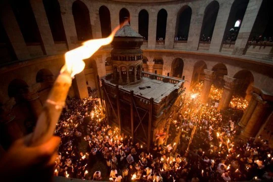 Благодатный огонь сошел в Иерусалиме!   Христос Воскресе 🔥 Христос Воскресе 🔥 Христос Воскресе 🔥  По