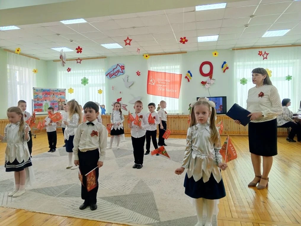 🎉 «Этих дней не смолкнет слава!» — Праздник Победы в группе 4 корпусе 2! 🇷🇺