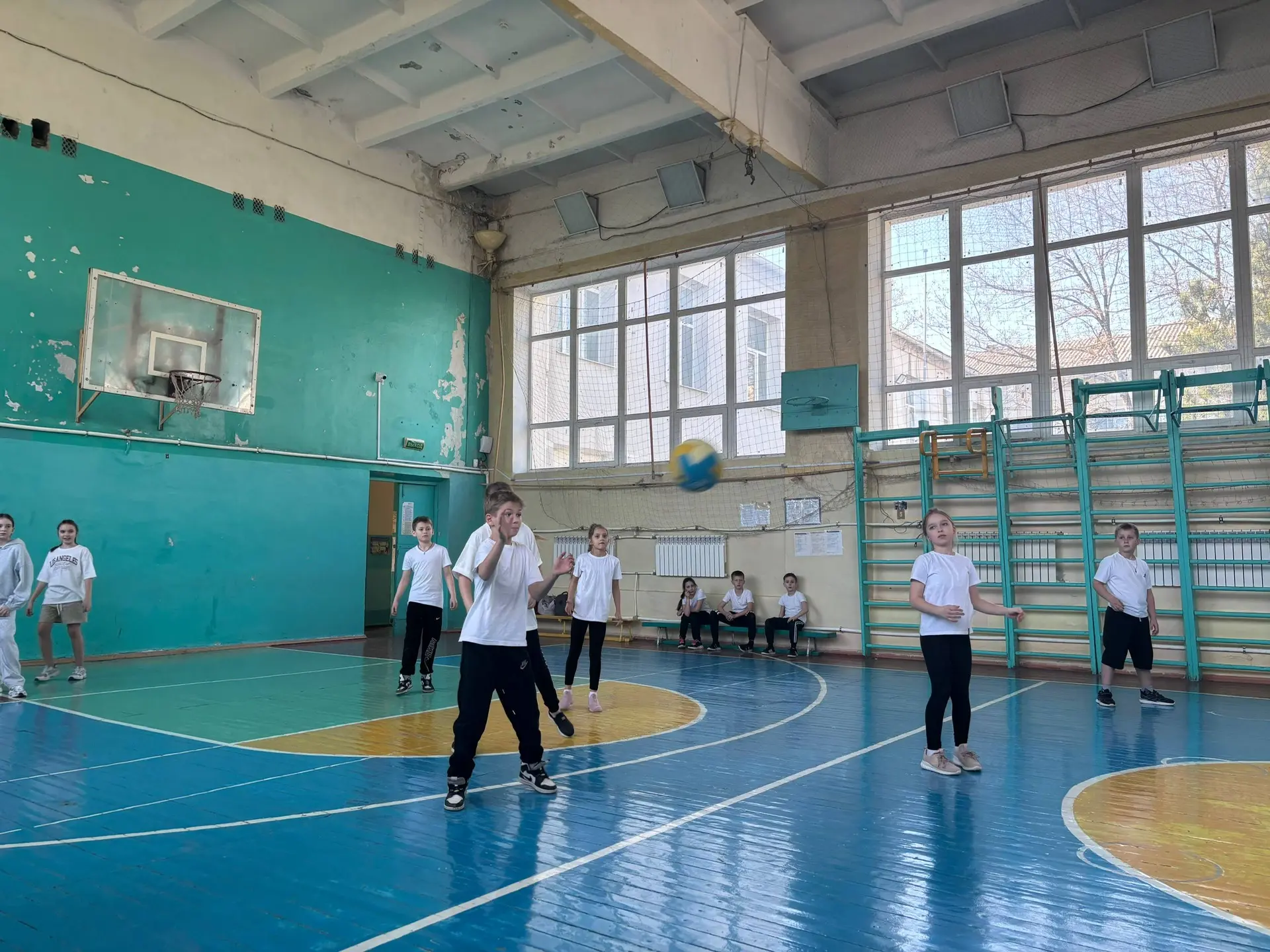 Наши юные спортсмены! 🏐  📌11 марта на базе школы № 12 города Симферополя прошёл Муниципальный этап с