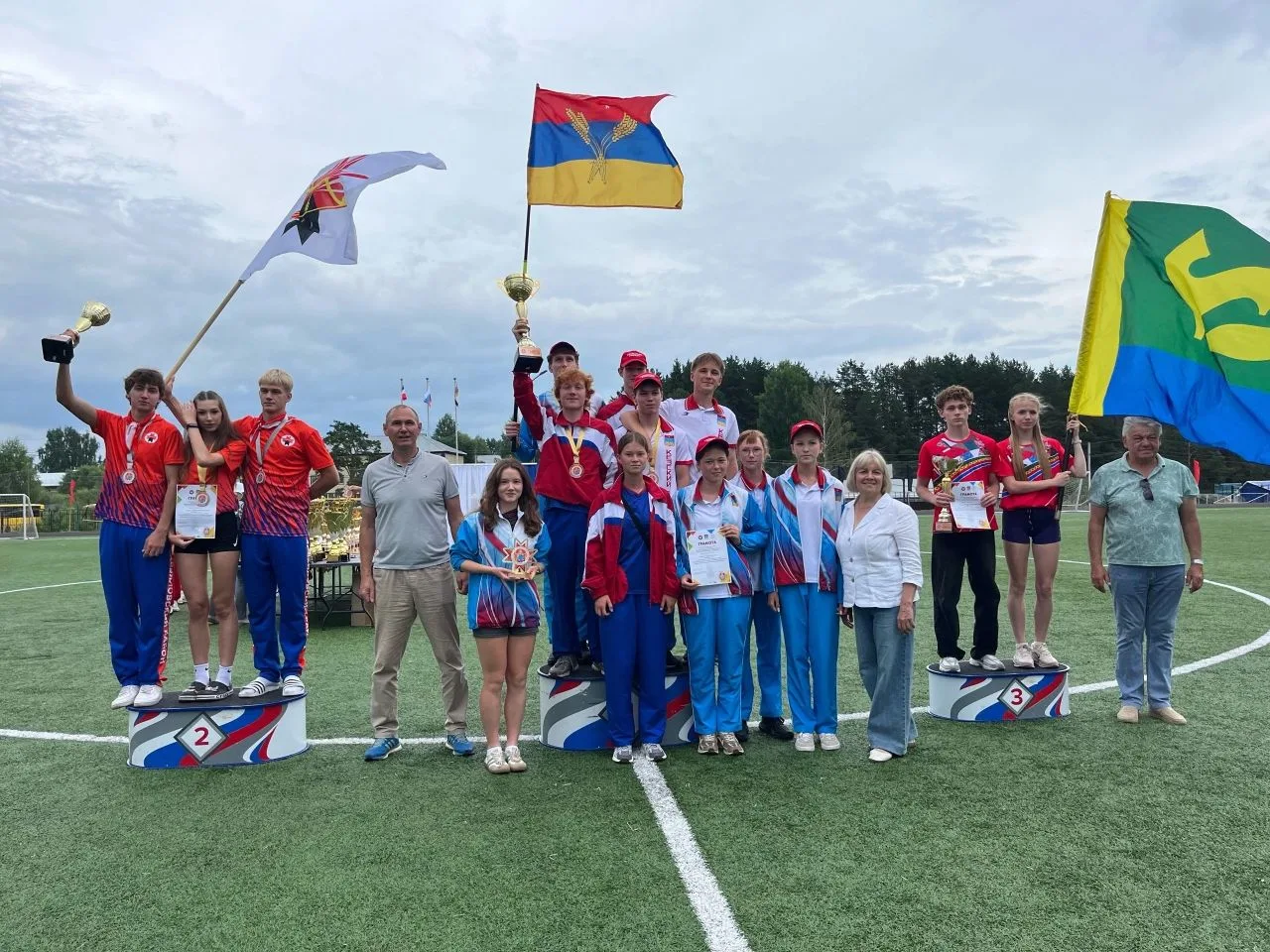 ⚡️ НАШИ ЛЕГКОАТЛЕТЫ НА ПЬЕДЕСТАЛЕ ПОЧЕТА! 🏃‍♂️🏆
Сборная команда легкоатлетов Якшур-Бодьинской школ