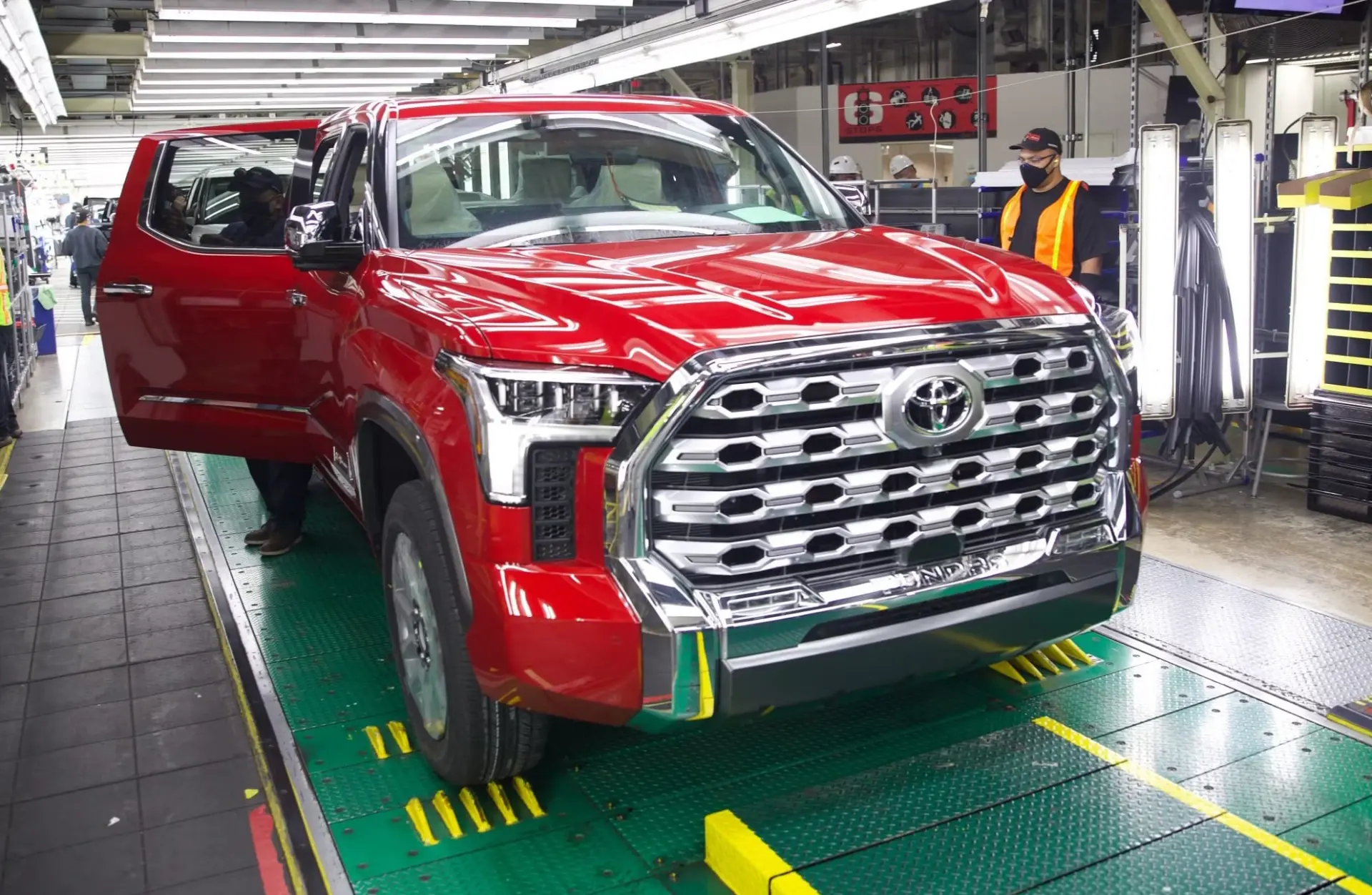 Toyota массово отзывает Tundra из-за стружки в моторе  Toyota отзывает Tundra в США — под сервисную 