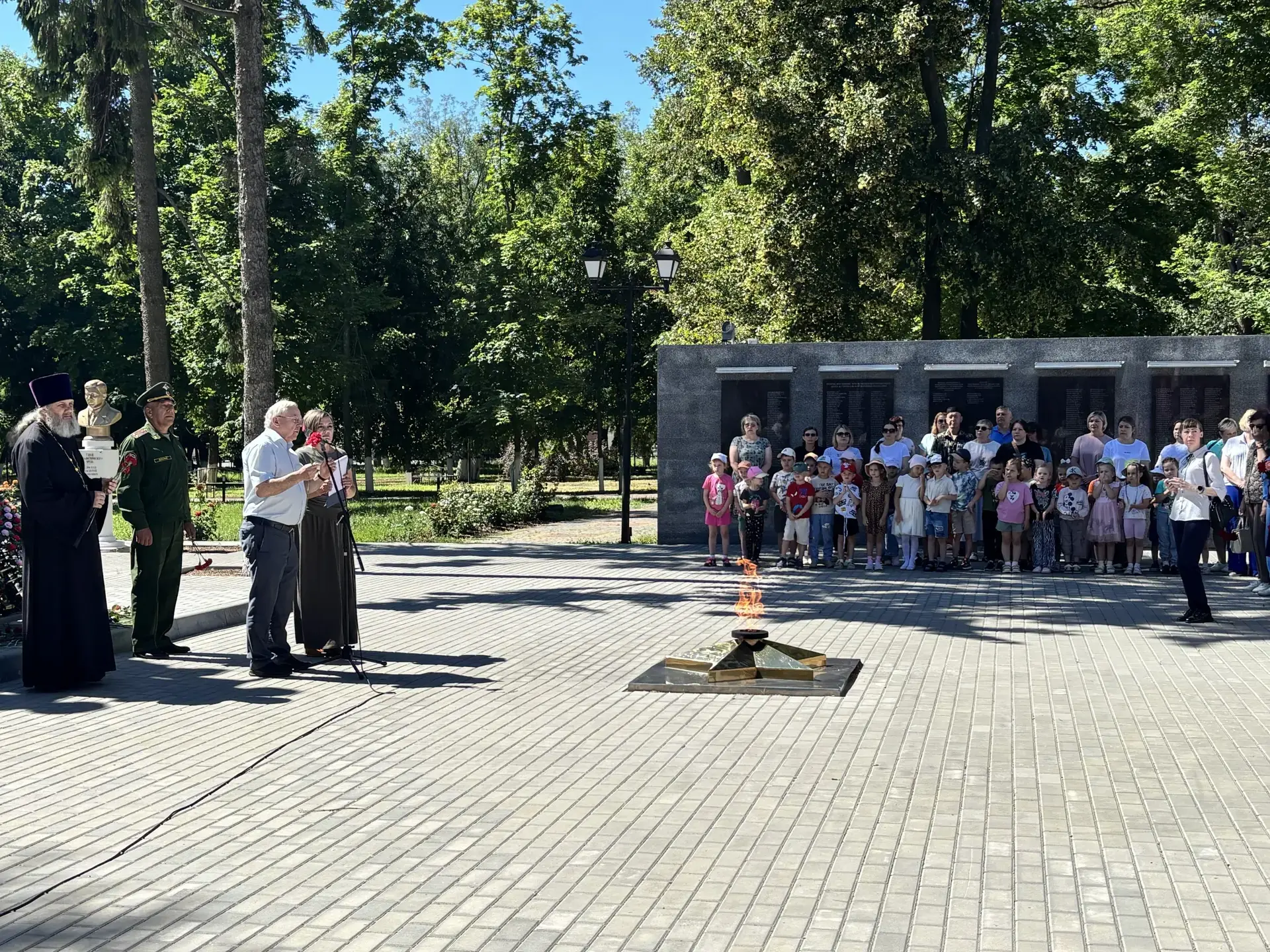 Почтили память защитников Родины

22 июня — День памяти и скорби, одна из самых трагических дат в ис
