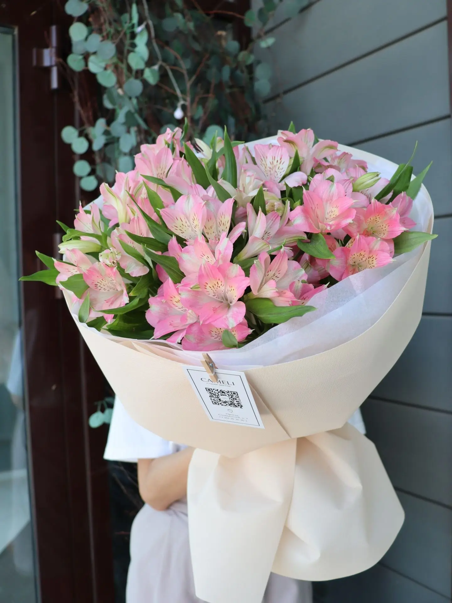 Альстромерия по 250 руб 🤩

Нежная, стойкая 💗

На фото букет за 2270 руб.

📲 +79613636362

🧑‍💻 c