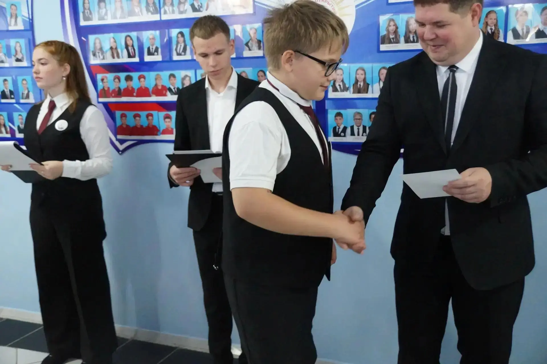 🏫В МАОУ «Центр образования «Школа открытий» города Пугачёва прошло торжественное откры...