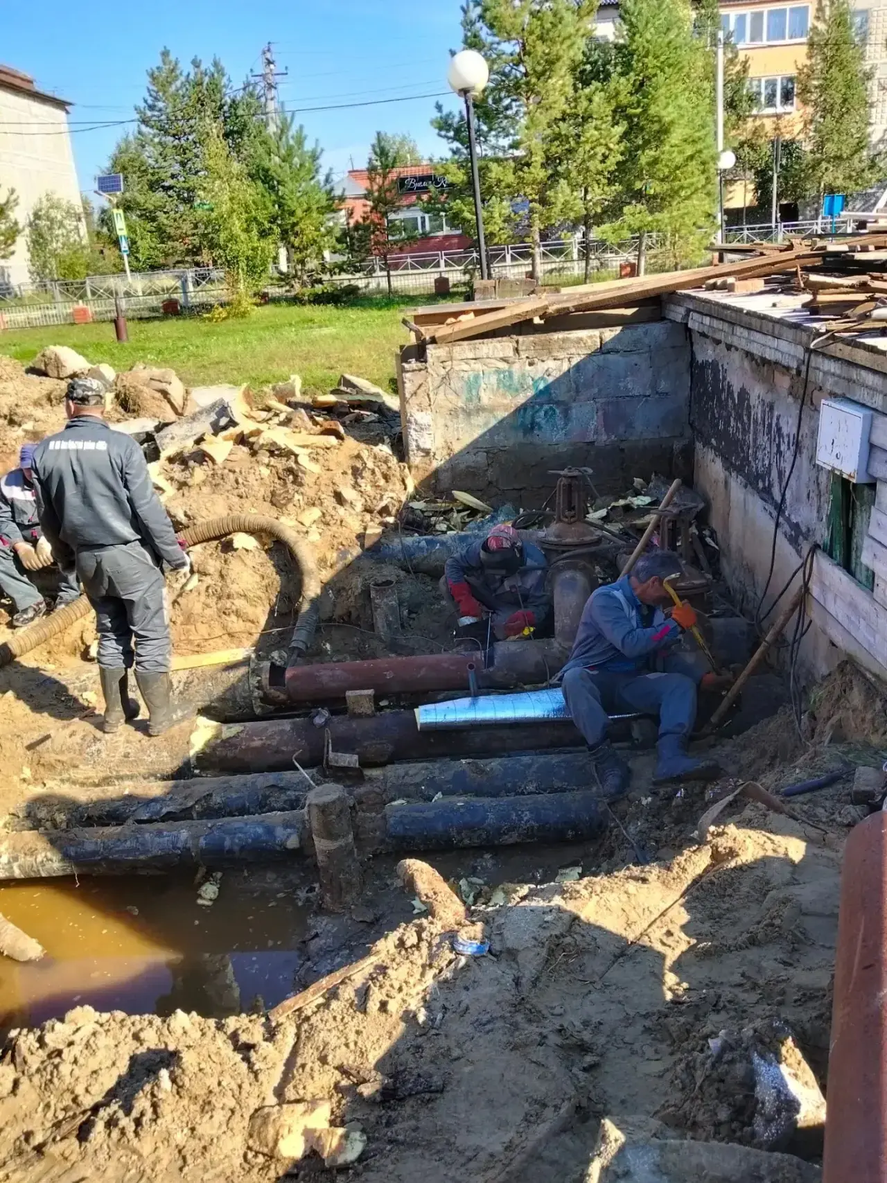 Работы в районе ул. Школьная завершены водоснабжение восстановлено