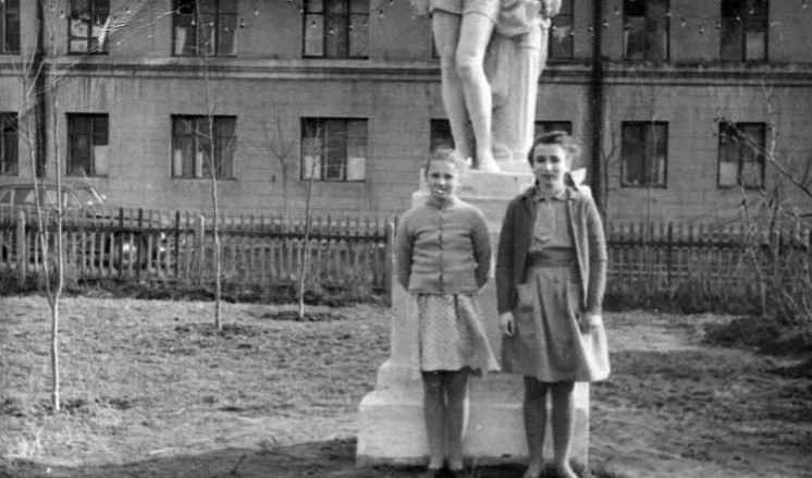 Балашиха. 1961г. на фото- Лариса Мешкова, Таня Горностаева  Балашиха Life Прислать новость