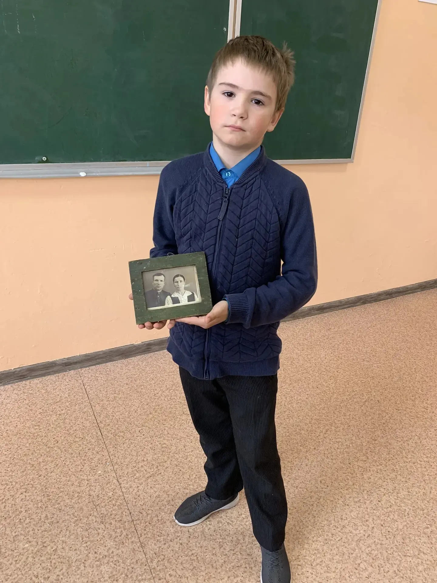 📹Реликвии моей семьи: история в наших руках.   Недавно наши первоклассники 1 а класса провели необыч
